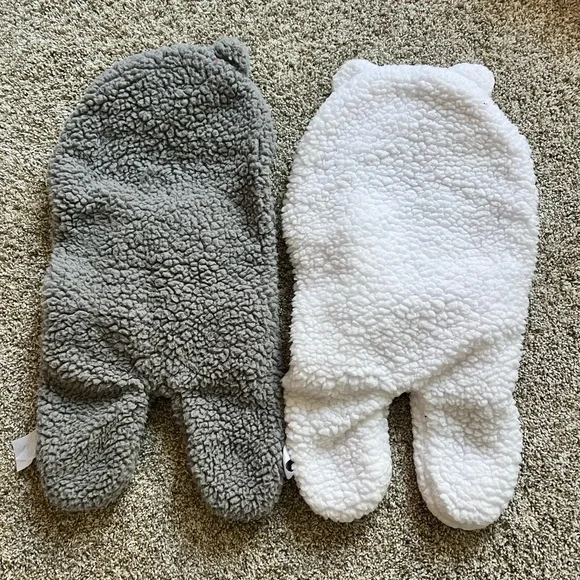 NWOTCozy Gray and White Baby Bunting Set 0-6M - Picture 2 of 4